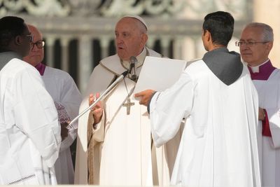Point of no return: Pope challenges leaders at UN talks to slow global warming before it's too late