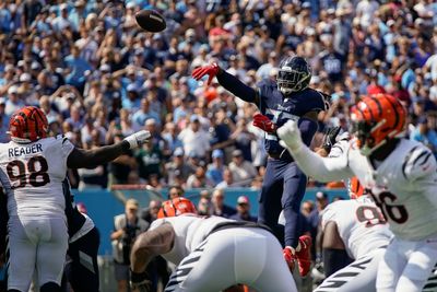 Peyton Manning jokingly compares himself to Derrick Henry after TD pass