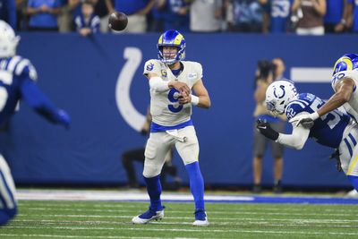 Fans were in awe of these 2 incredible throws by Matthew Stafford vs. Colts