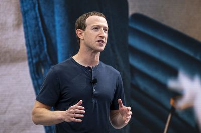 Facebook, Instagram propose radically different social media model