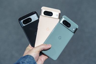 Google’s New Pixel 8 Opens the Floodgates to Generative AI on Smartphones