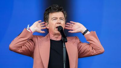 Rick Astley, Pop Star Of The ’80s, Rejects Fame And Refuses To Retire