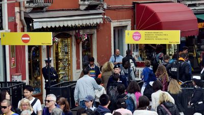 Fatal Bus Crash In Venice Leaves Dozens Dead And Injured