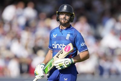 England look to spoil ‘under pressure’ India’s Cricket World Cup party