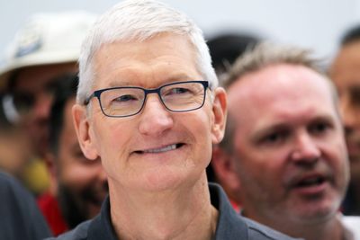 Apple CEO Tim Cook got a $41 million payday after massive stock sale, as the iPhone maker’s shares creep down from summer highs