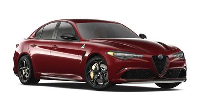 2024 Alfa Romeo Giulia, Stelvio QV Carbon Editions Debut With Visual Upgrades
