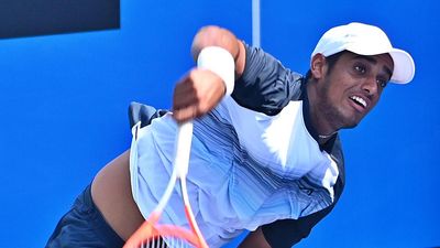 National Tennis | Karan gets past Vishnu in quarters