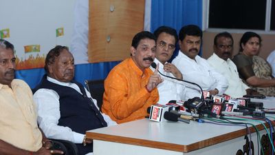 BJP president, leaders visit Ragi Gudda in Shivamogga, demand judicial probe into incidents
