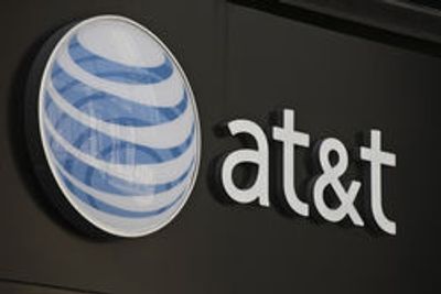 Should Investors Avoid Investing in AT&T (T) Right Now?