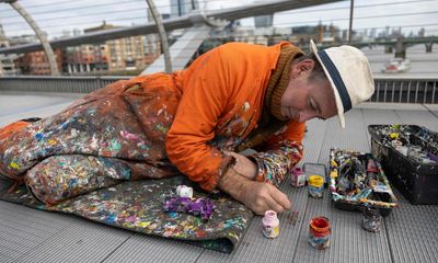 Chewing gum artist makes plea to save Millennium Bridge works
