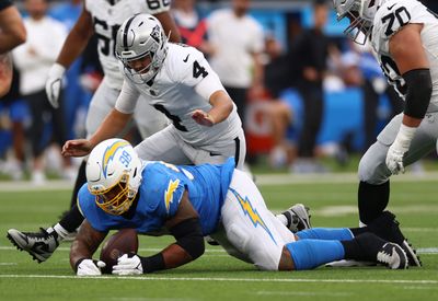 Despite first takeaway of season, Raiders take sole possession of NFL-worst turnover differential