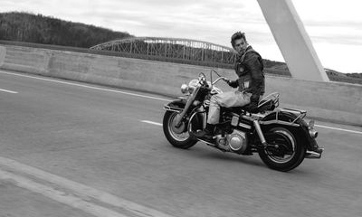 The Bikeriders review – potent ode to the violent lives of 60s biker gangs