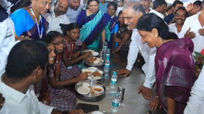 Telangana launches ‘Chief Minister’s Breakfast Scheme’ for classes 1 to 10