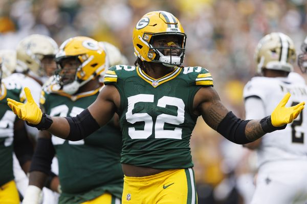 Packers LG Elgton Jenkins practices pain free, door open to playing vs.  Raiders