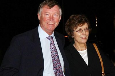 Sir Alex Ferguson's wife dies leaving family 'deeply saddened'