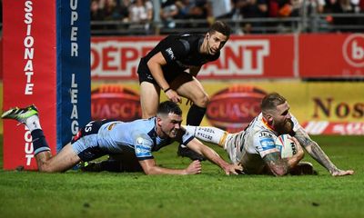 Sam Tomkins’ late try ends St Helens reign and puts Catalans in Grand Final