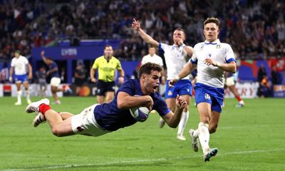 Damian Penaud leads eight-try rout of Italy as France confirm progress in style