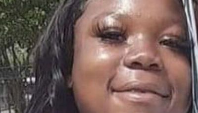 Oak Lawn woman charged with murder in Loop stabbing of girl, 16