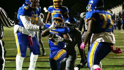 Unknown sophomore Lovell Smith scores two TDs to help Simeon knock off Phillips. ‘It gave me goosebumps.’