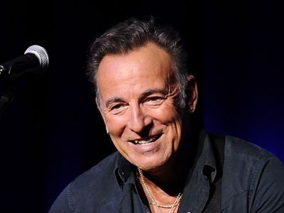Steven Van Zandt gives Bruce Springsteen health update to concerned fans