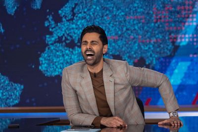 Maher goes after Minhaj on "Real Time"