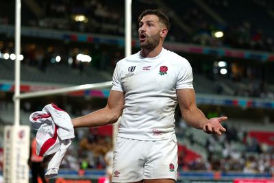 England forced to dig deep in close-fought World Cup win over Samoa