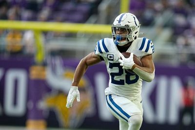 Jonathan Taylor ends speculation over his future by committing to the Colts