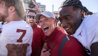 Oklahoma moves to No. 5 in college football poll; Notre Dame tumbles to No. 21