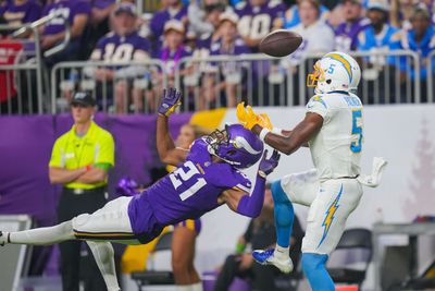 Vikings lose Akayleb Evans to leg injury