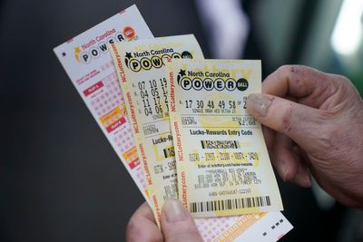 Powerball jackpot jumps to $1.55 billion after no winner announced