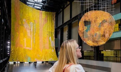 El Anatsui/Turbine Hall review – miracles in gleaming gold made from recycled rubbish