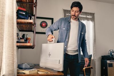 HP Thinks Its 24-Inch PC With a Handle is Somehow Better Than an iPad