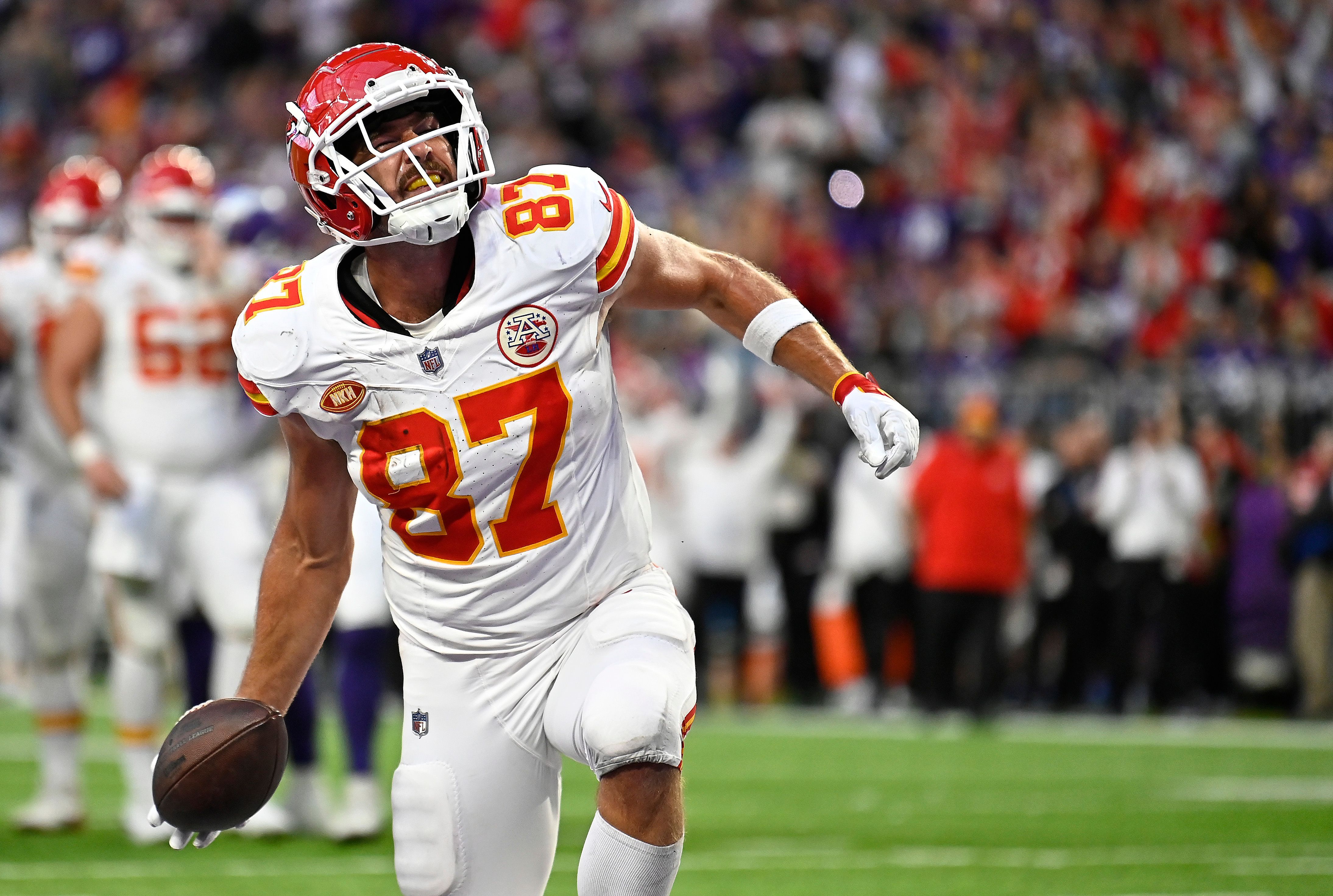 Kansas City Chiefs' Travis Kelce displays true grit in game against  Minnesota Vikings