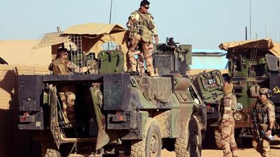 French troops start leaving Niger after coup leaders order them out