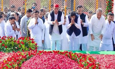 First death anniversary of SP Founder Mulayam Singh Yadav observed; Akhilesh Yadav, others pay heartful tributes to Netaji
