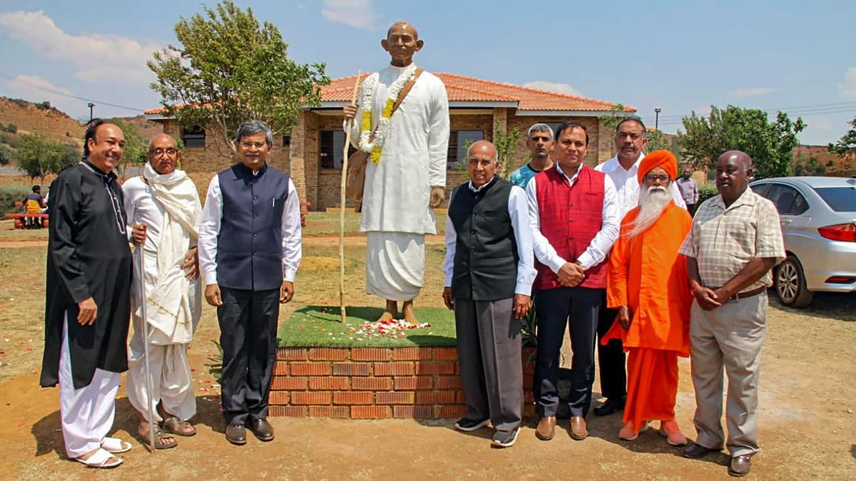Eightfoot statue of Mahatma Gandhi unveiled in…