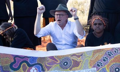 Australians can ‘lift burden of history’ with yes vote, says emotional Albanese at Uluru
