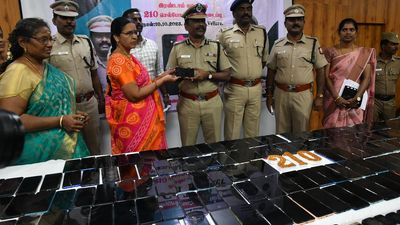Vellore police return missing phones to its owners