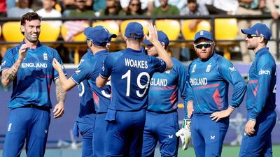 Dawid Malan, Reece Topley shine as England crush Bangladesh in ODI World Cup