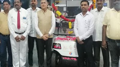 Electric vehicles to ferry passengers on platforms in Vijayawada railway station