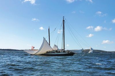 Victim killed by falling mast on Maine schooner carrying tourists was a doctor
