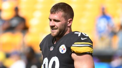 Report: T.J. Watt Dislocated, Popped Back in Finger During Steelers' Win Over Ravens