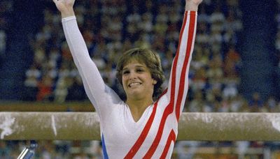 Mary Lou Retton ‘fighting for her life’ with pneumonia