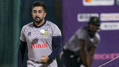 South Africa wary of playing wrist spinner Tabraiz Shamsi against Australia, says Quinton de Kock