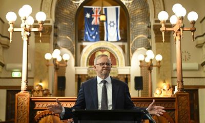 All Australians ‘hold you in our hearts’, Anthony Albanese tells Jewish community