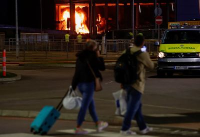 Simon Calder issues advice on Luton Airport fire chaos - from travel insurance to flight compensation