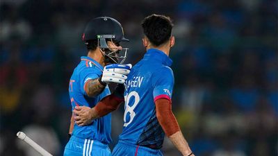 Watch: Virat Kohli and Naveen-ul-Haq bury the hatchet in heartwarming World Cup moment