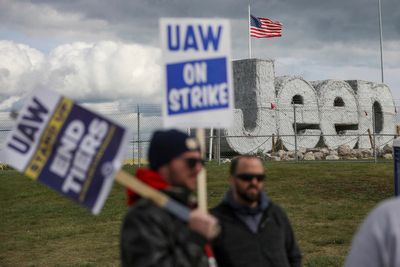 Detroit automakers and union leaders spar over 4,800 layoffs at non-striking factories