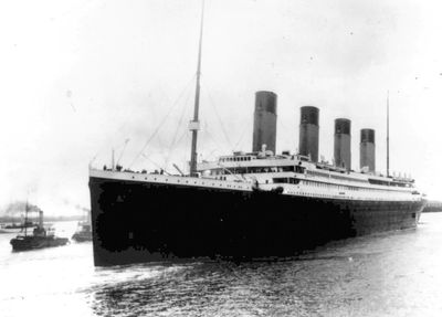 A company cancels its plans to recover more Titanic artifacts. Its renowned expert died on the Titan