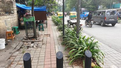 Smart City Roads: Standards diluted, footpaths remain pedestrian